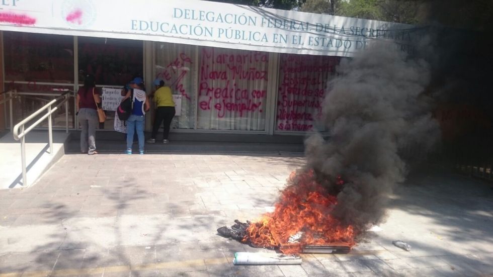 Toman y vandalizan cetegistas la delegación de la SEP en Chilpancingo 