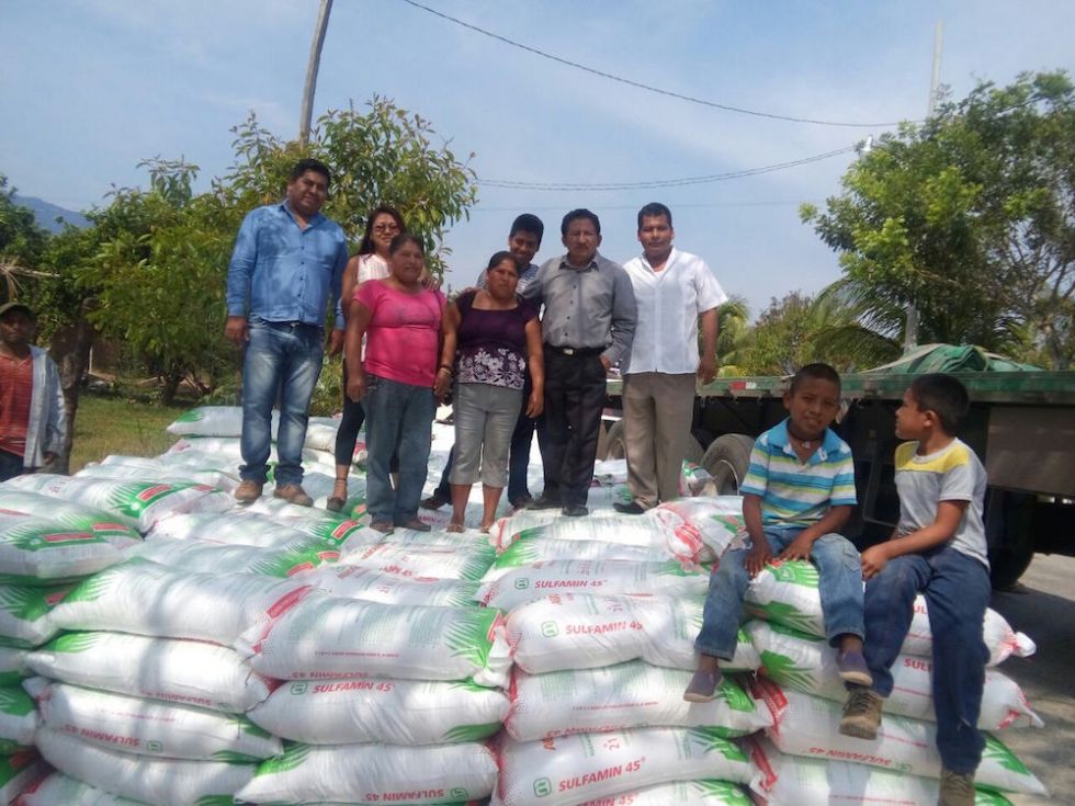 Acusan en San Luis Acatlán que se da fertilizante a muertos y migrantes
