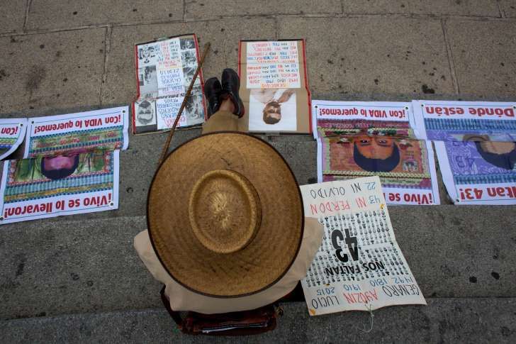 
Expertos piden a México cambiar versión sobre Ayotzinapa 