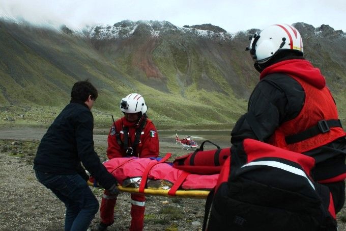 Rescata Grupo Relámpagos a hombre accidentado en Nevado de Toluca