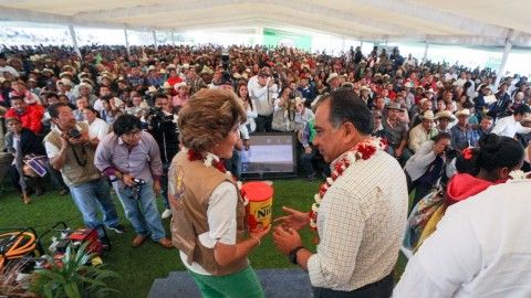 Se compromete el gobernador a dignificar la sierra de Guerrero 