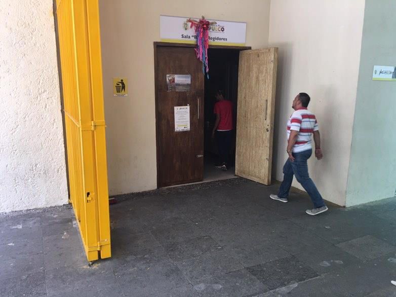 Se queda sin  luz el Ayuntamiento de Acapulco; trabajadores se retiran a sus casas 