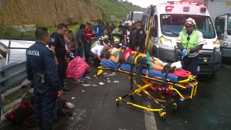 Tres personas pierden la vida en la México- Puebla  por choque de un tráiler