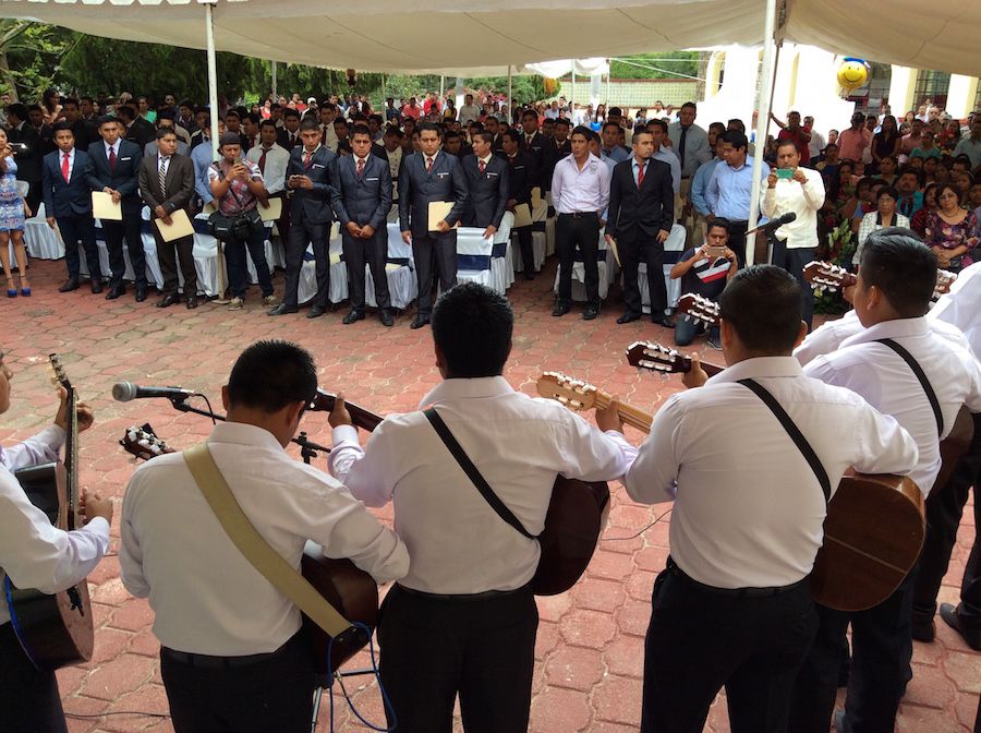 "No olvidar que nos faltan 43", llaman en Ayotzinapa
 