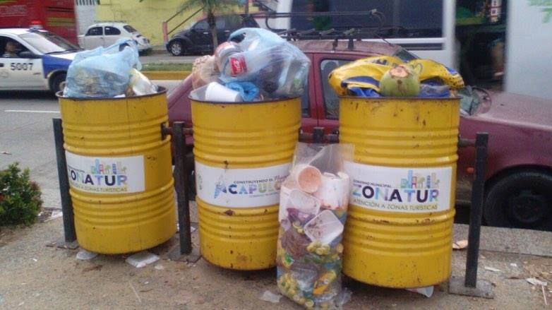 Olvida Zonatur recoger botes de basura en playa Tlacopanocha 