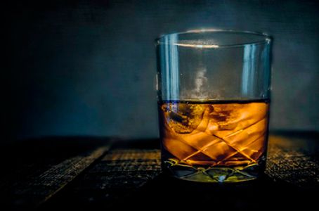 El whisky "toma" mercado del tequila y el mezcal en México