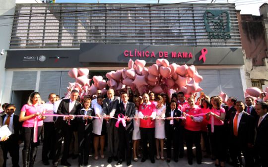 Inaugura el IMSS la primera clínica de mama en el país
