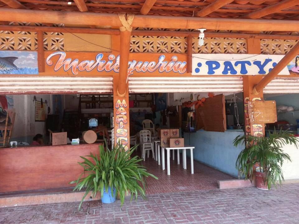 Atracan conocido restaurante de mariscos en Zihuatanejo 