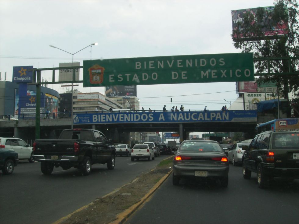 Por el día de muertos miles de automovilistas salen de la Ciudad de México: PF 