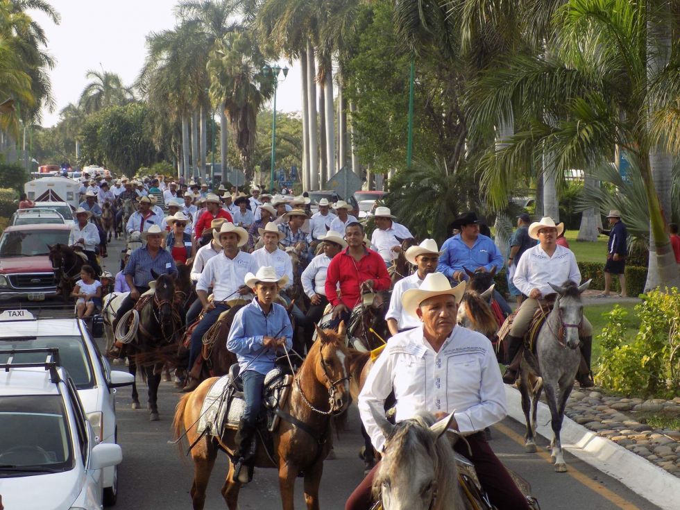 Un mensaje de paz, el motivo de la cabalgata en Zihuatanejo 