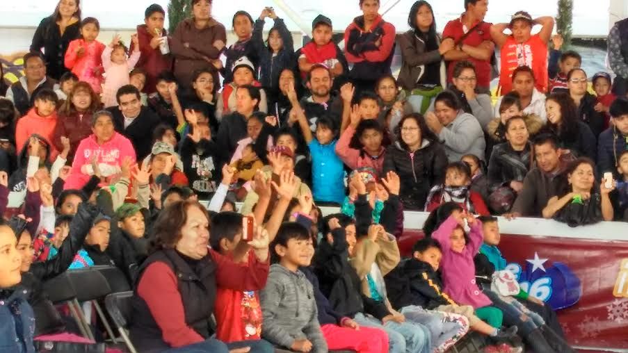 Lagrimita y Costel junto con el mago Frank festejan con más de cinco mil niños por Día de Reyes en Texcoco