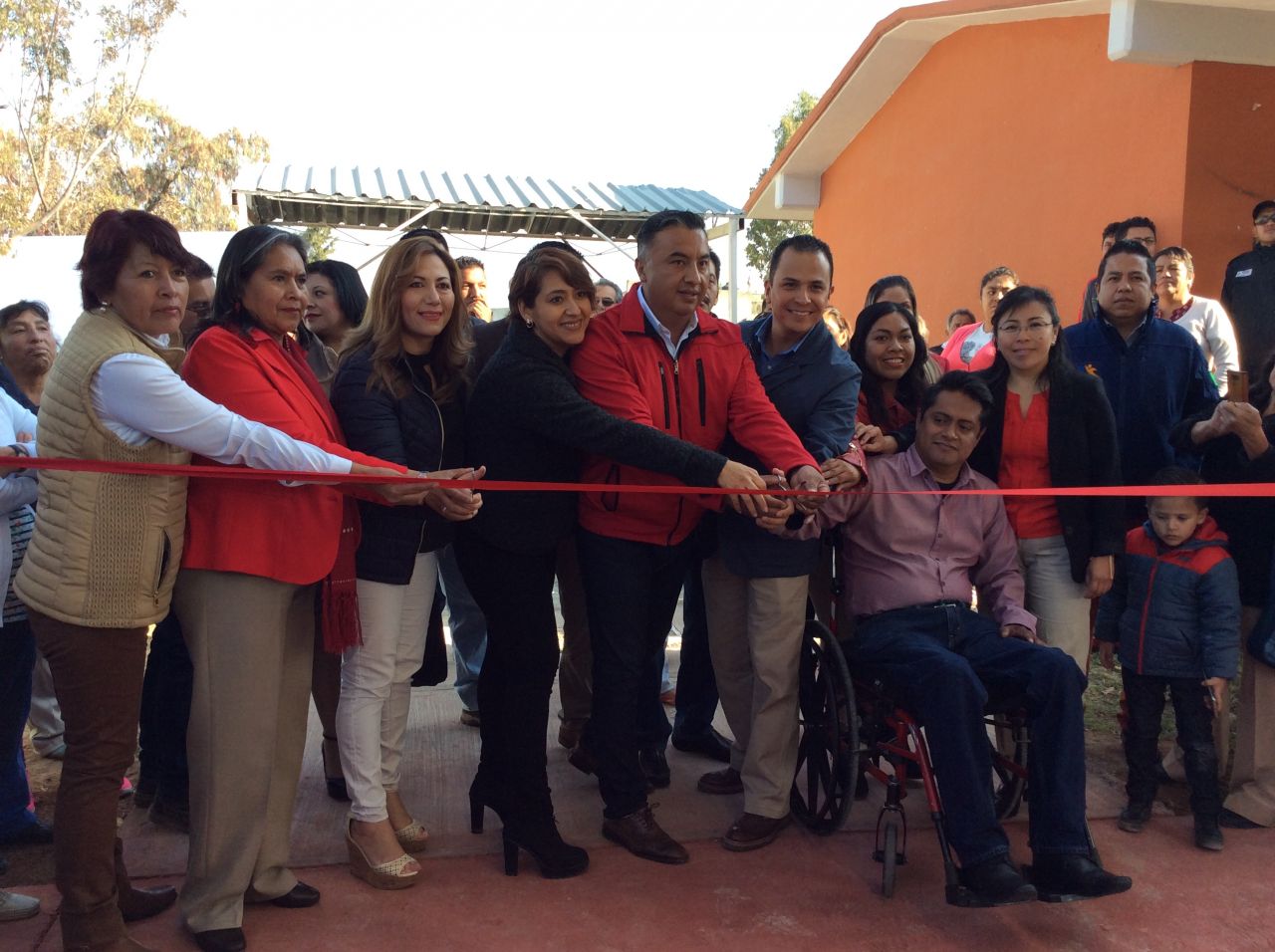 Edil de Tezoyuca entrega arco techo a jardín de niños "Gerardo Murillo" 