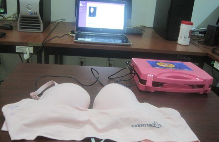 Diseñan sostén para detectar cáncer de mama en casa