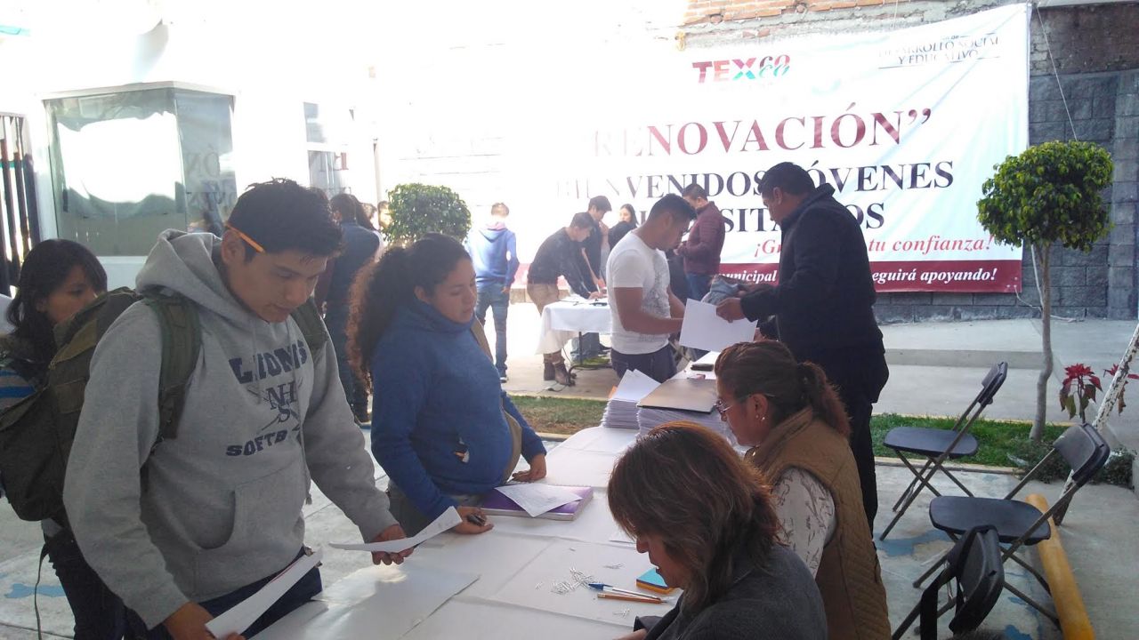 Más de dos mil 600 universitarios reciben apoyos para pasajes en Texcoco 