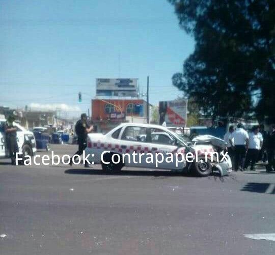Fallece bebé y su madre resulta lesionada tras choque entre taxi y tráiler en la Texcoco- Lechería 