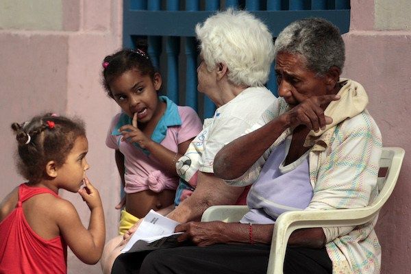 Cuba: avances en maternidad y paternidad