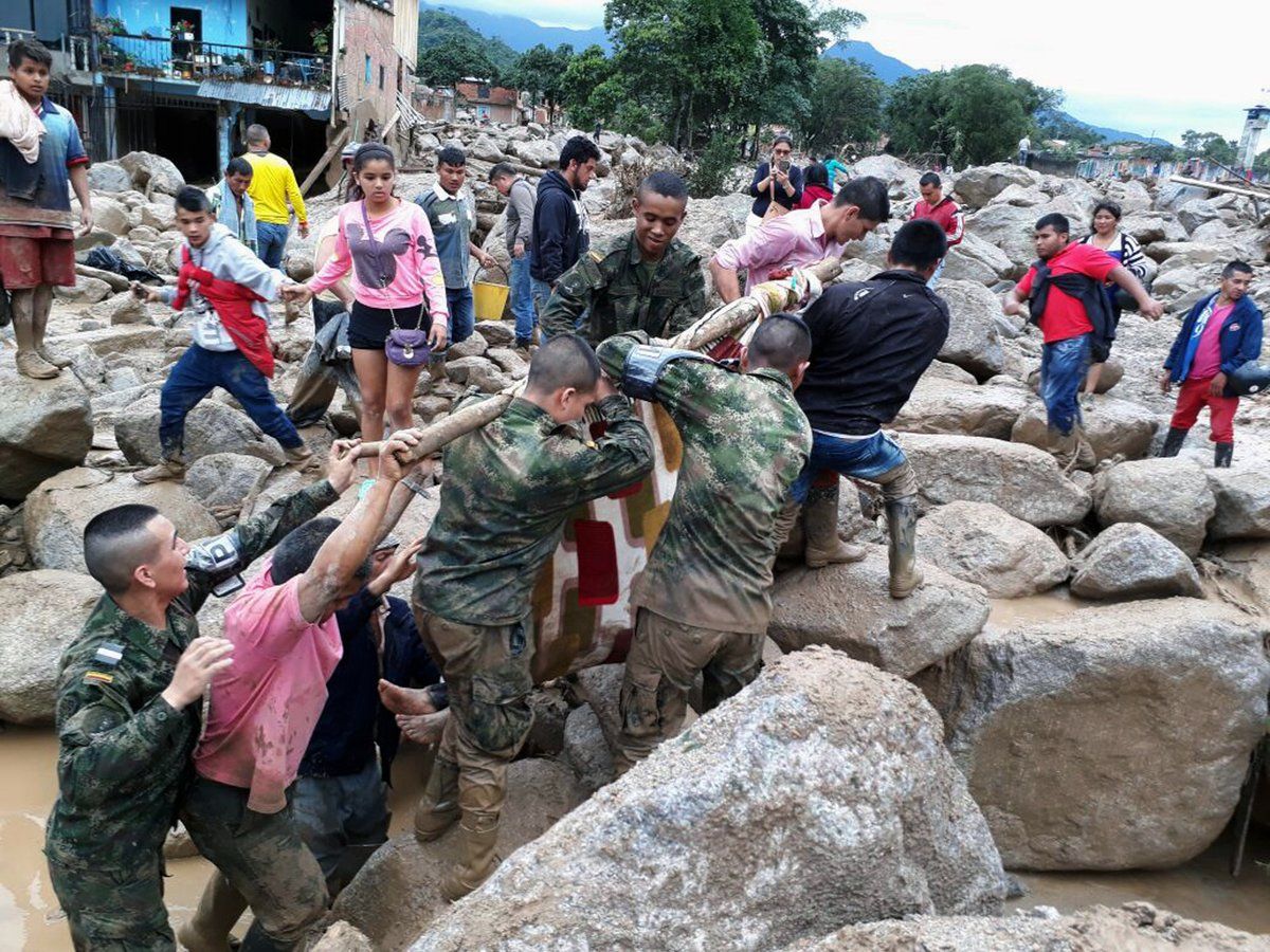 Aumenta a 273 los muertos en Colombia tras avalancha 