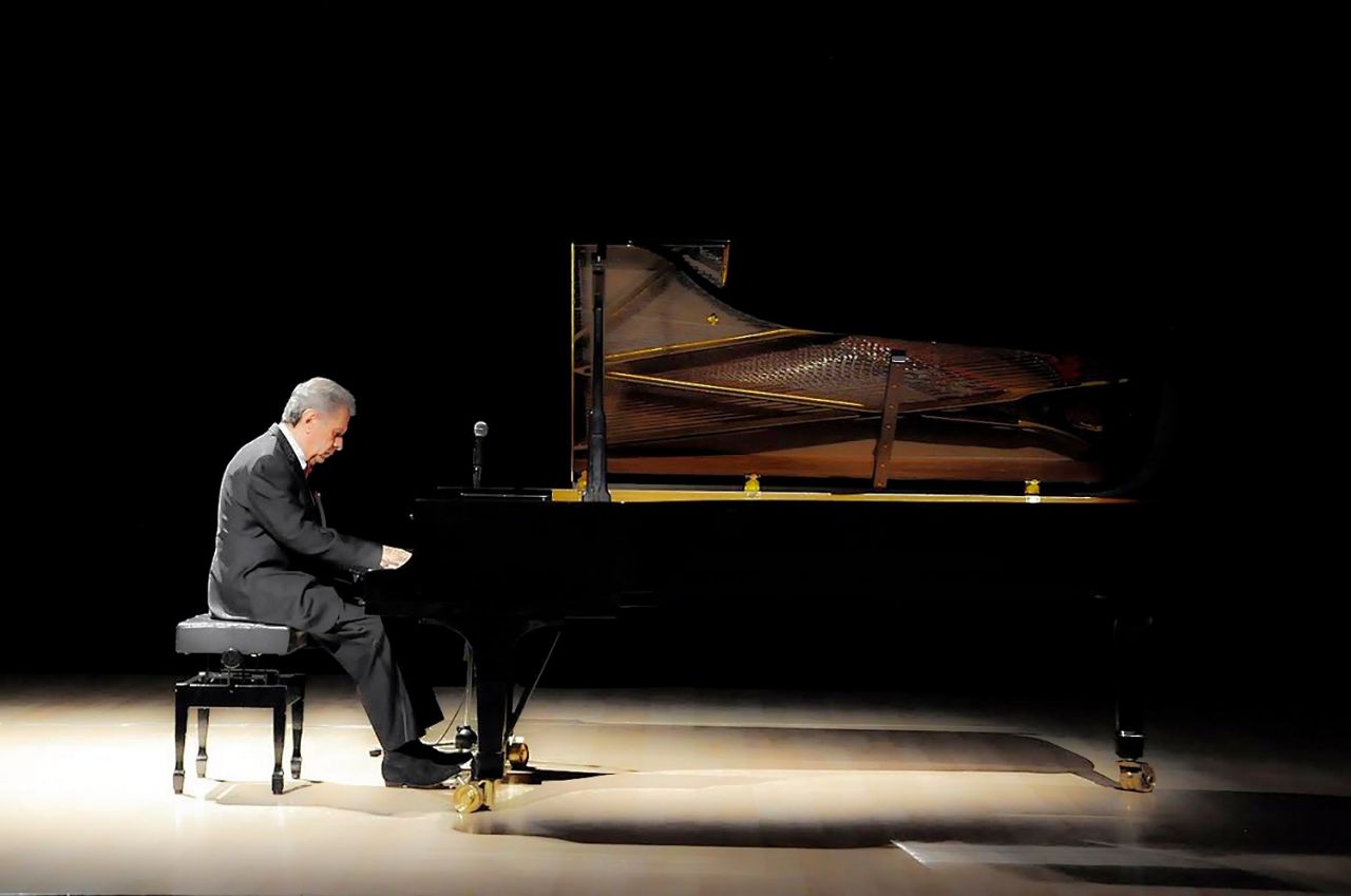 Ofrecerá Enrique  Bátiz concierto de piano en Texcoco