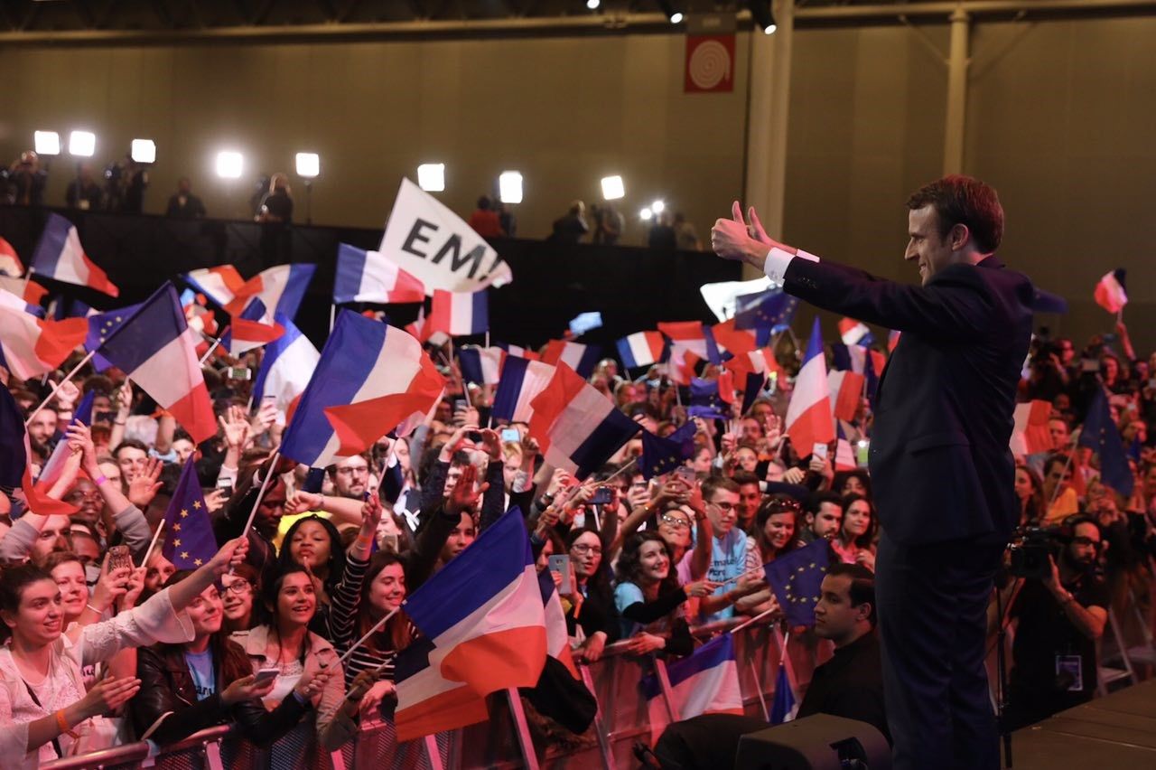 Gana Macron primera vuelta de presidenciales francesas: sondeos
