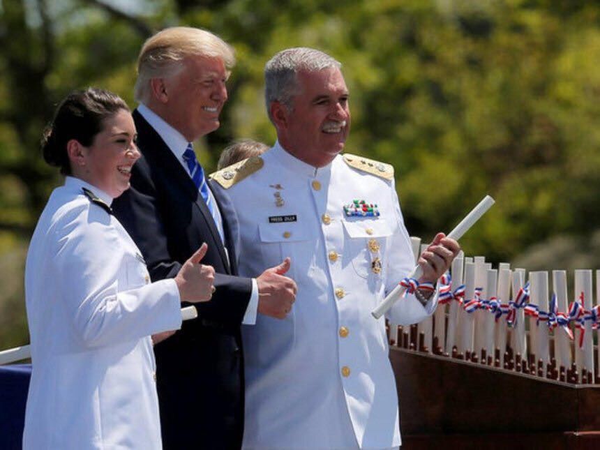 La Secretaría de Marina informa que tres elementos de la Armada de México se graduaron ayer de la Academia de la Guardia Costera de los Estados Unidos de América (USCGA).