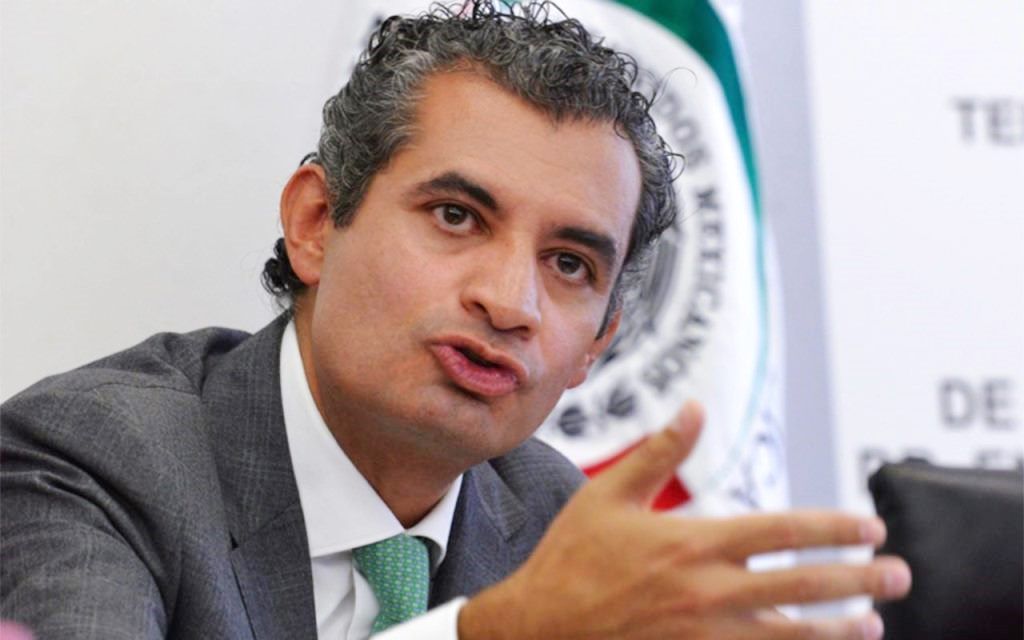 Enrique Ochoa en Ecatepec
