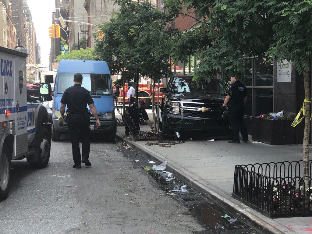 Camioneta atropella al menos 10 personas en Manhattan