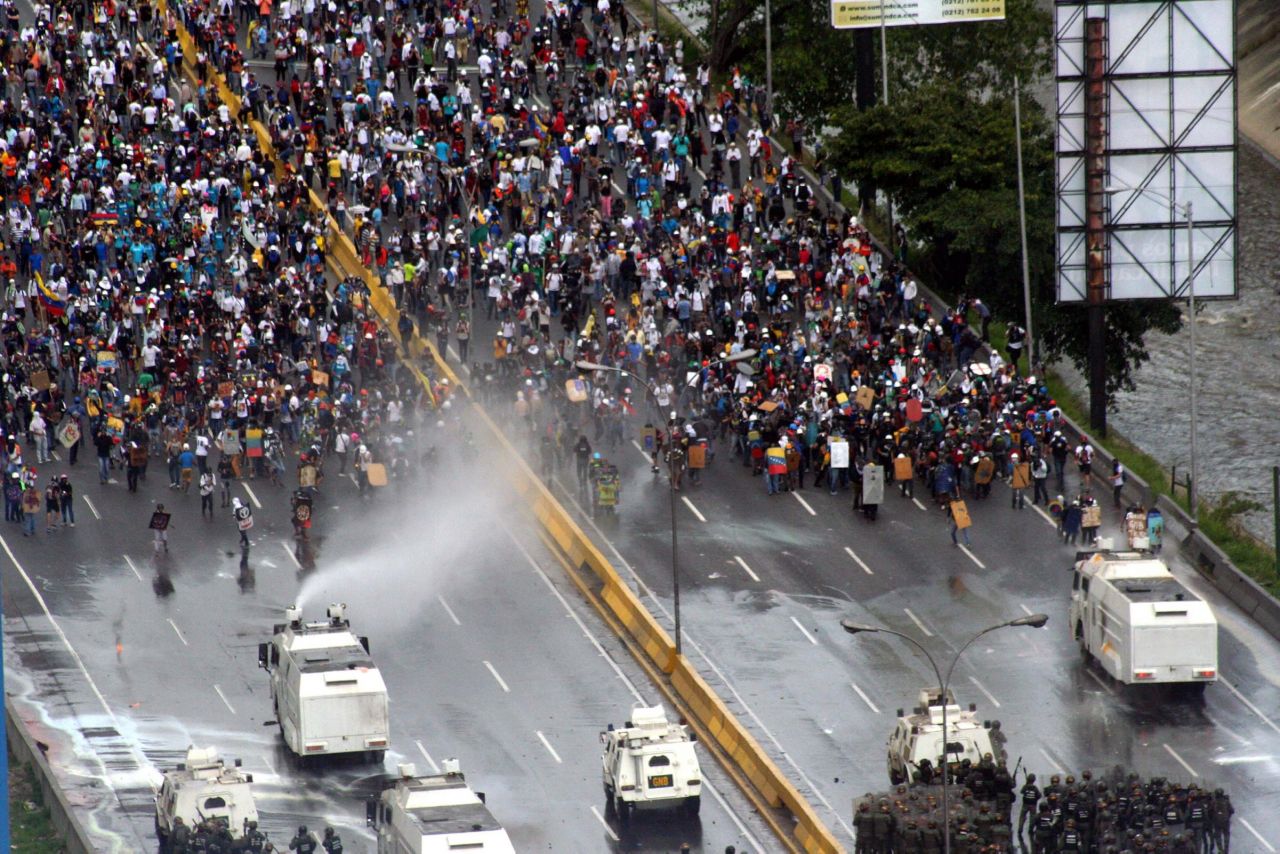 Suman  92 muertos por protestas en Venezuela