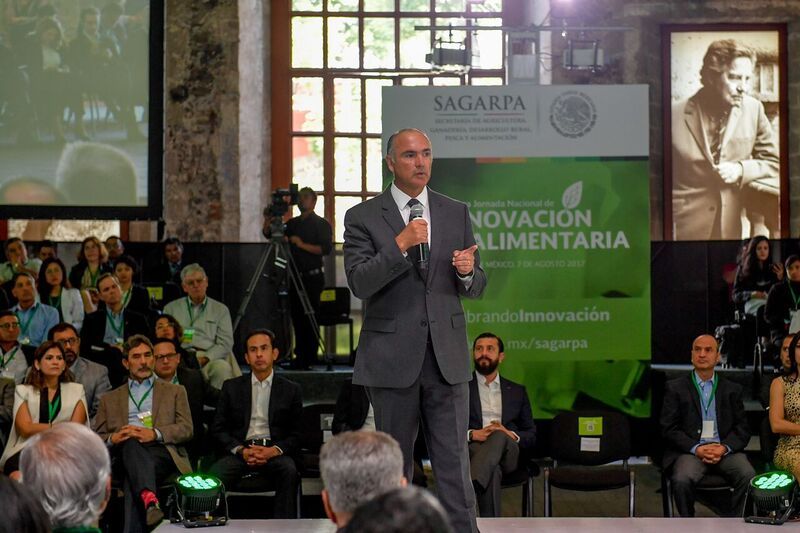 La ciencia y la tecnología aplicada al campo permite a México ser más productivo y competitivo: José Calzada Rovirosa
