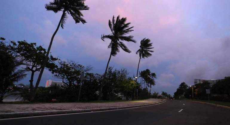 El huracán María toca tierra en Puerto Rico con categoría 4 y vientos de 255 km/h