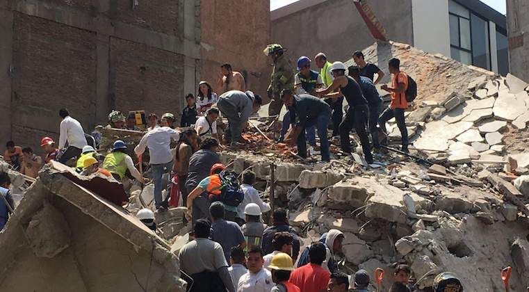 Se decretan tres días de luto nacional por sismo en México