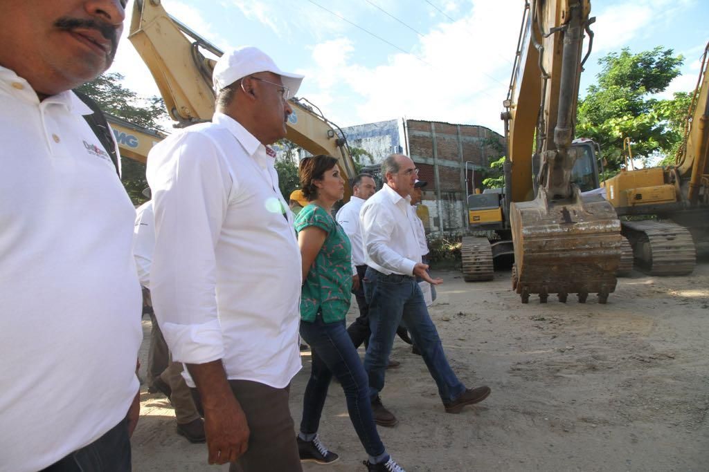 Recorre Rosario Robles municipios de Juchitán para constatar avances en limpieza y remoción de escombros