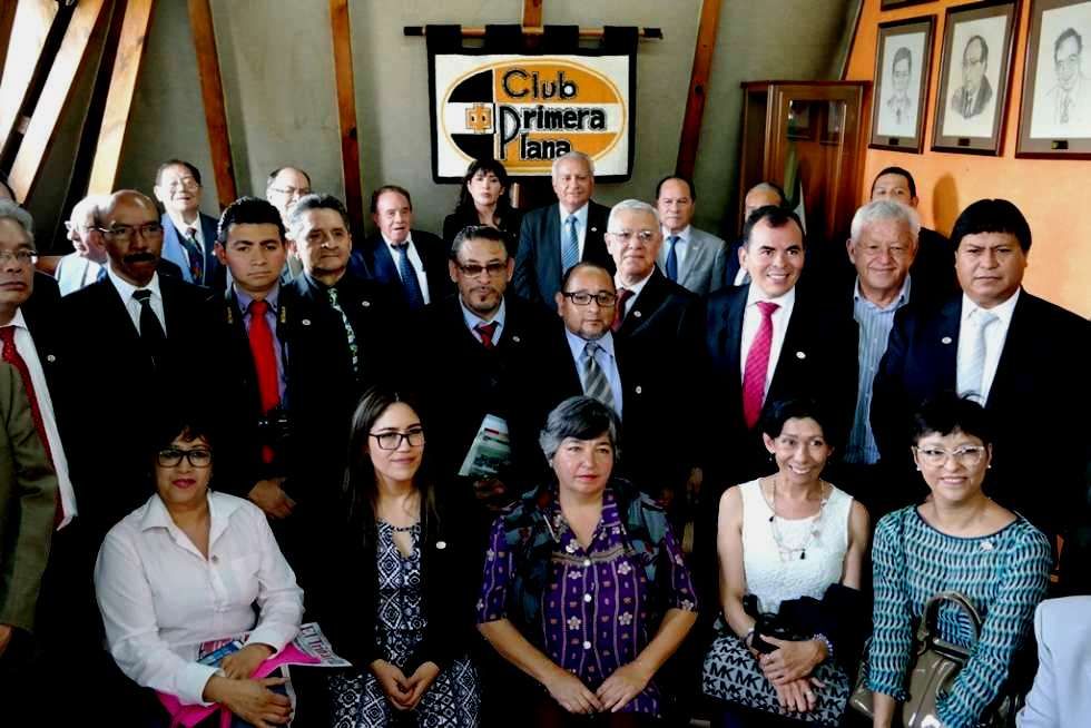El Club Primera Plana toma protesta a 40 nuevos socios