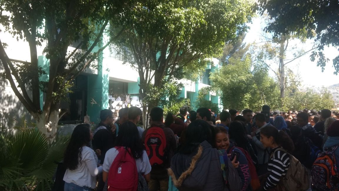 Estudiantes de la Universidad Tecnológica de Neza toman rectoría, exigen destitución de  David Melgoza