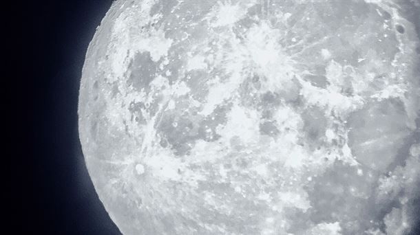Astrónomo afirma que la verdadera Super Luna se verá el 1 de enero