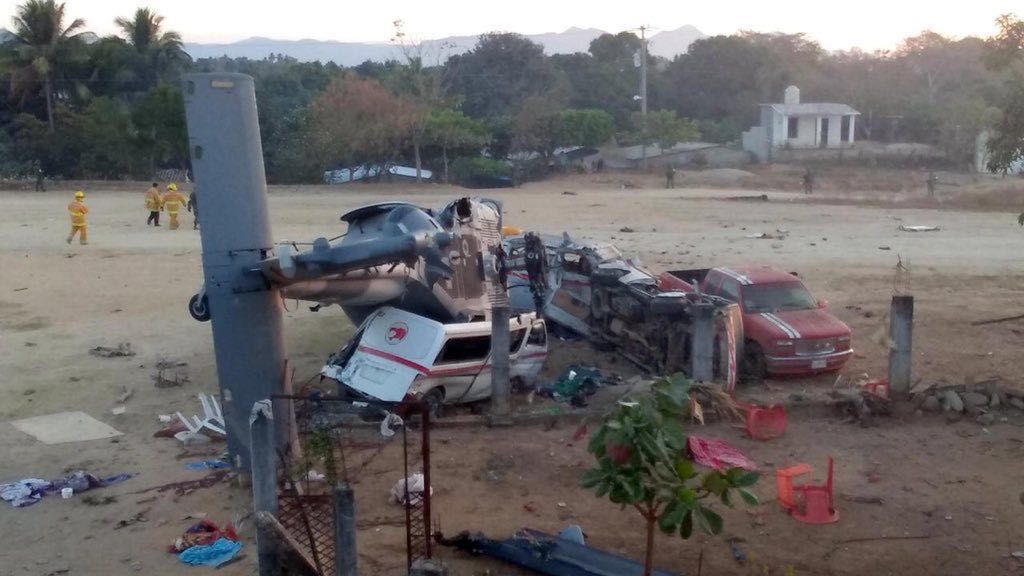 Imágenes: 13 muertos por desplome del helicóptero donde viajaba el titular de Segob y gobernador de Oaxaca