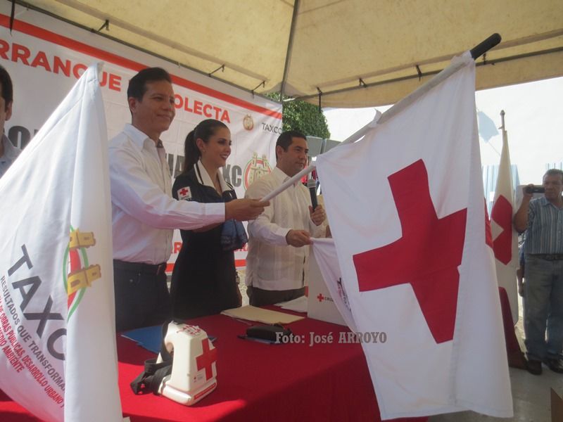 Dan en Taxco banderazo inicial de la colecta del Cruz Roja 2018 