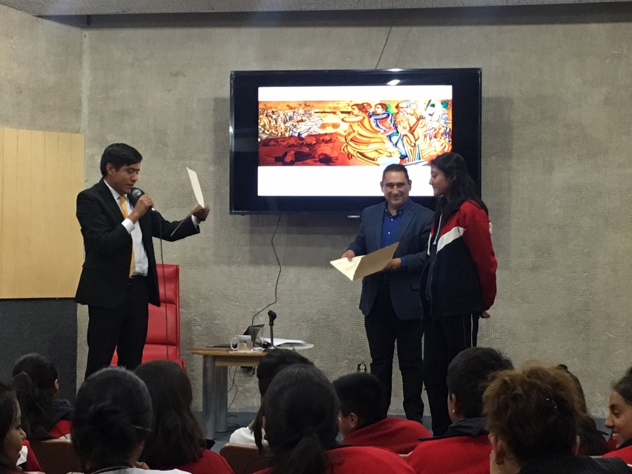 Presentan en martes literario la conferencia "El Mural: Tlatelolco , lugar del sacrificio de Arnold Belkin"