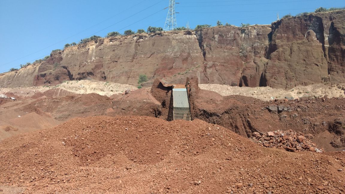 Más de 150 minas de Tezontle y Basalto son explotadas indiscriminadamente y muchas sin permisos en esta región. 