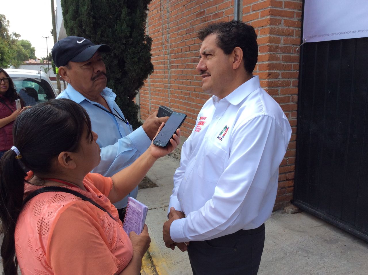 Familias de Papalotla refrendan su apoyo a Roberto Sánchez Campos como candidato a diputado federal.