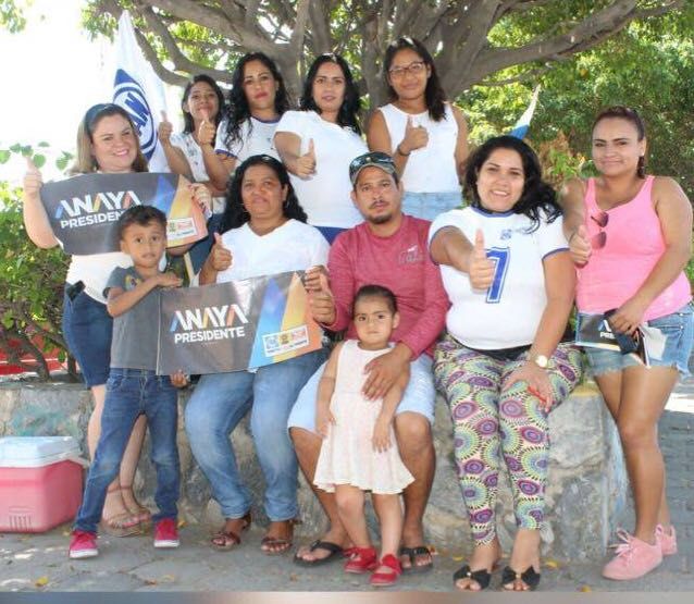 Promocionan panistas de Zihuatanejo candidatura de Ricardo Anaya 