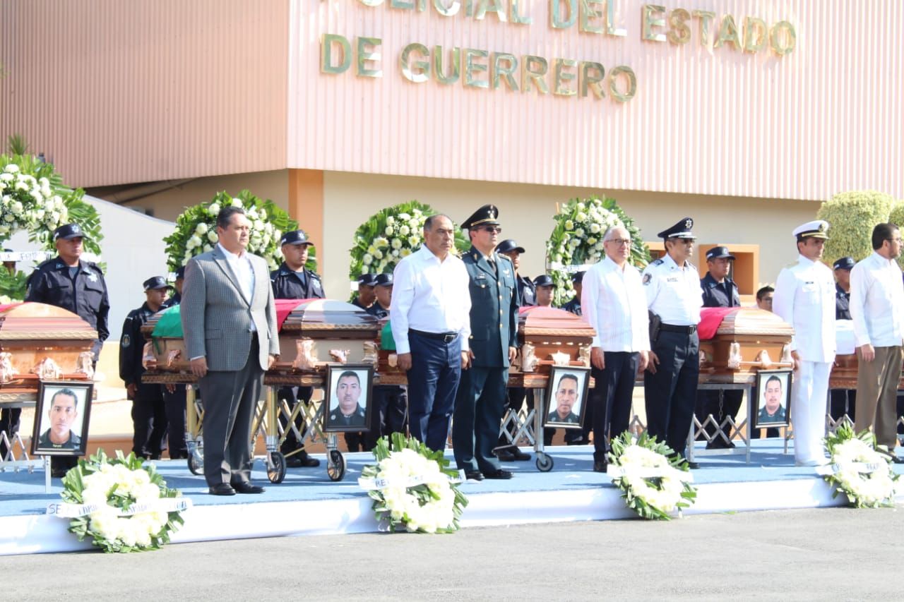 Encabeza Astudillo homenaje a policías caídos en cumplimiento de su deber 