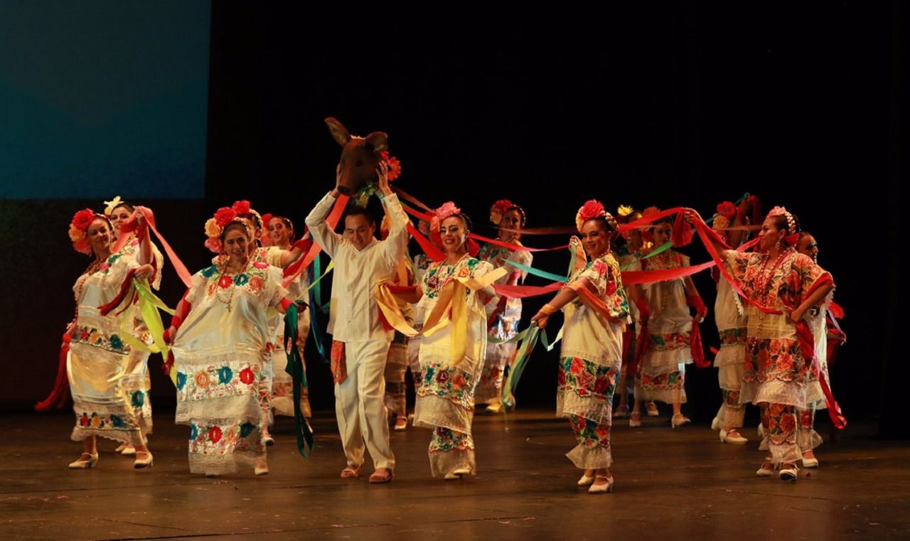 Deleita Ballet Folclórico del Estado de México al público del Palacio de Bellas Artes
