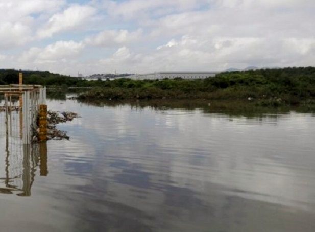 Previenen riesgo de inundación con trabajos de limpieza en la Presa Ángulo, en Cuautitlán Izcalli