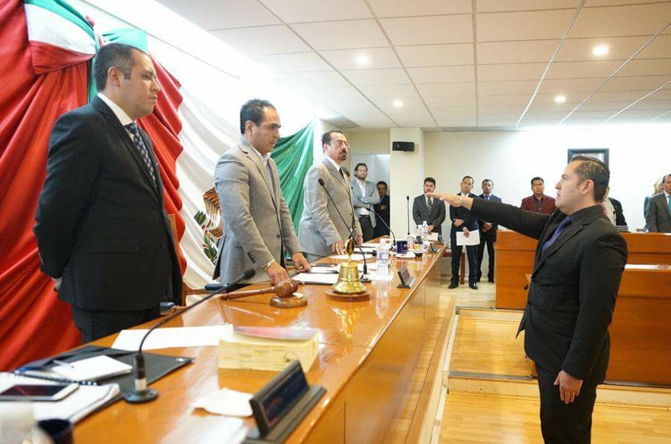 Alcalde de Naucalpan nombra a su escolta, como Director de Protección Civil y Bomberos.