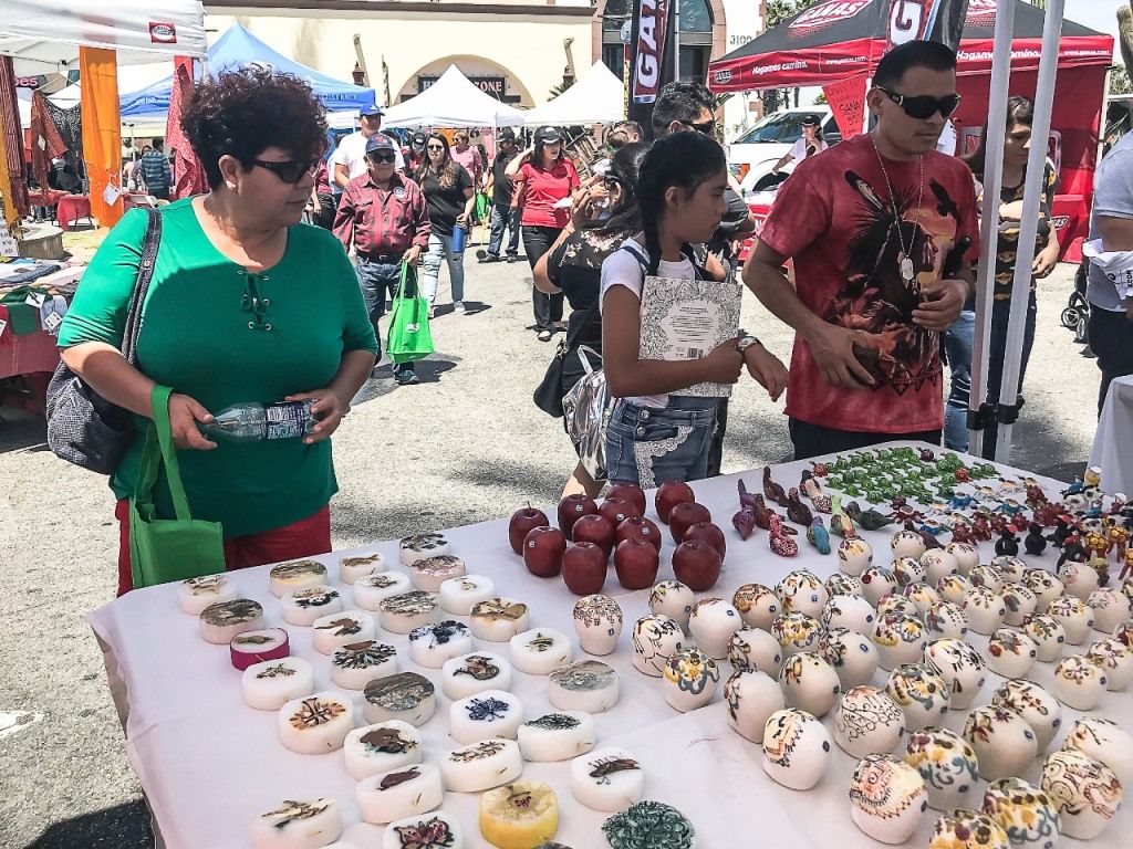 Los artesanos mexiquenses  comercializan piezas  en los Ángeles California