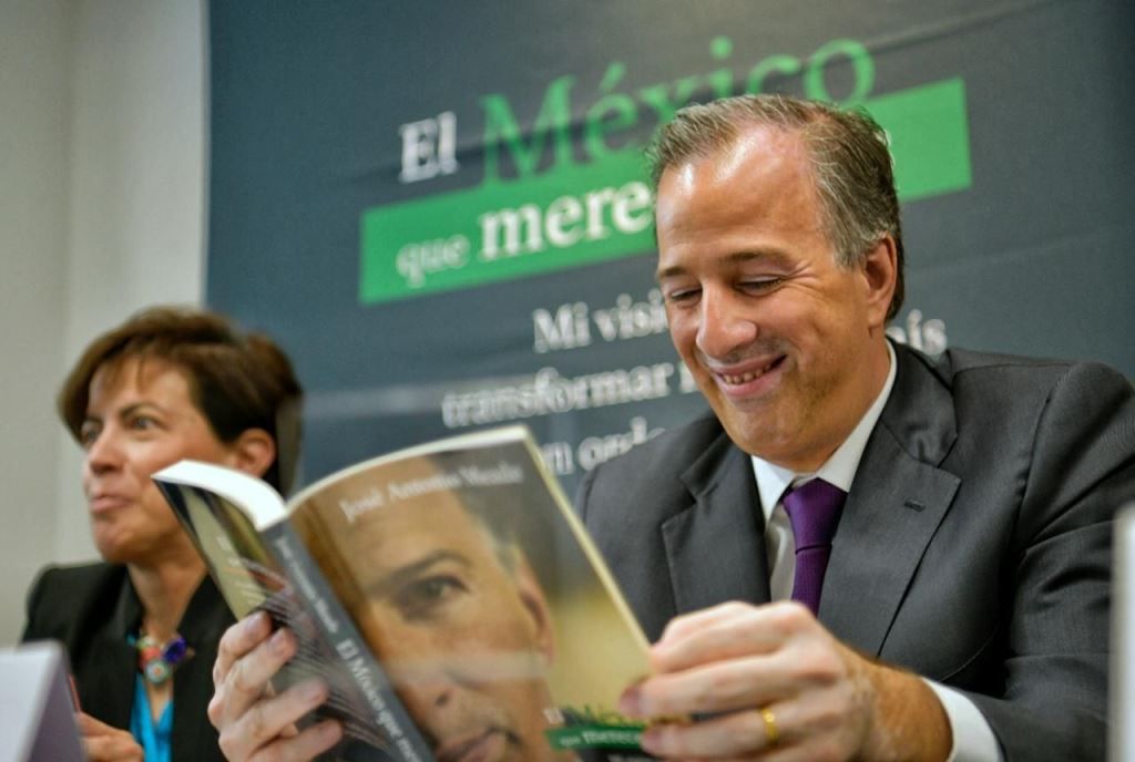  Al presentar su libro ’El México que merecemos’