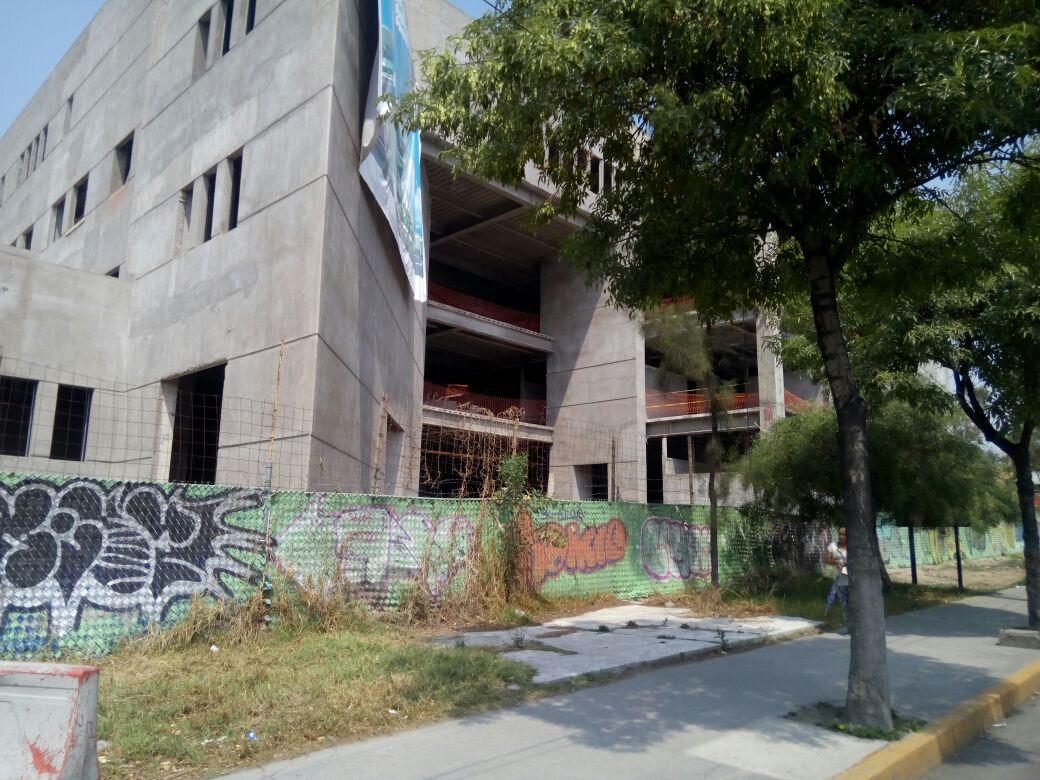 Enfermos de cáncer en espera de construcción de hospital en Ecatepec