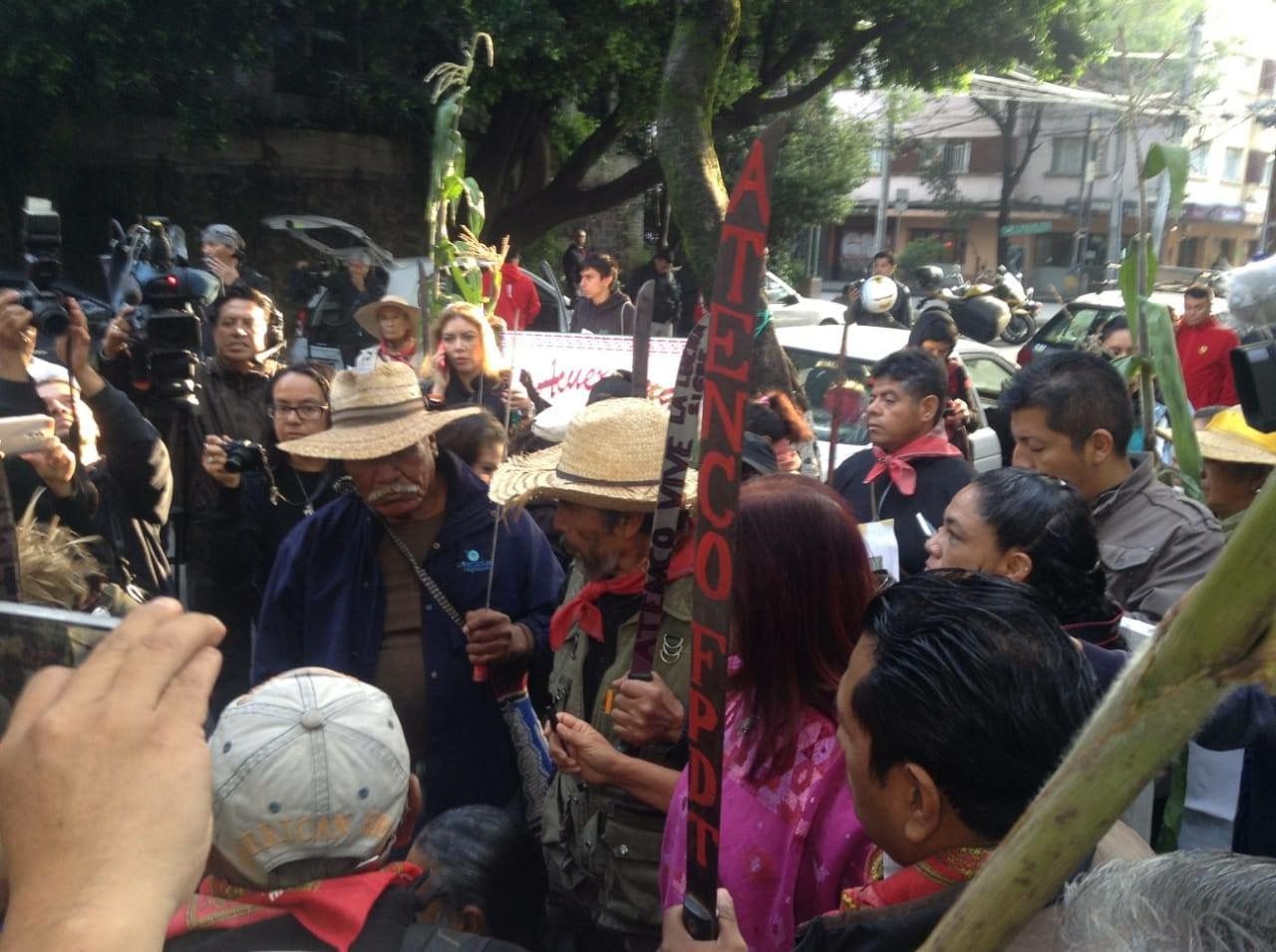 Habitantes de Atenco exigen a AMLO frenar aeropuerto en Texcoco; piden consulta a pueblos