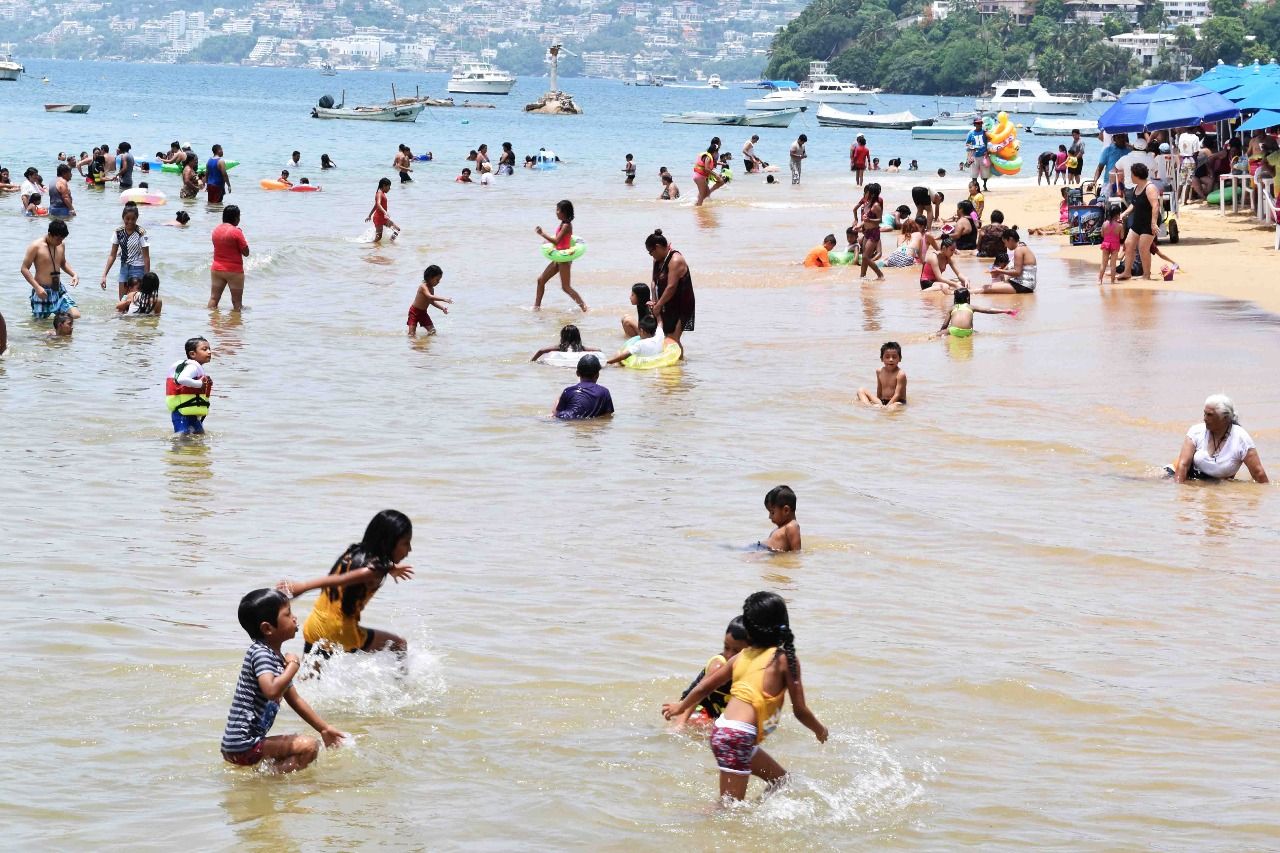"Acapulco es incomparable", afirman turistas 