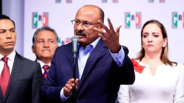  René Juárez renuncia a la presidencia del PRI